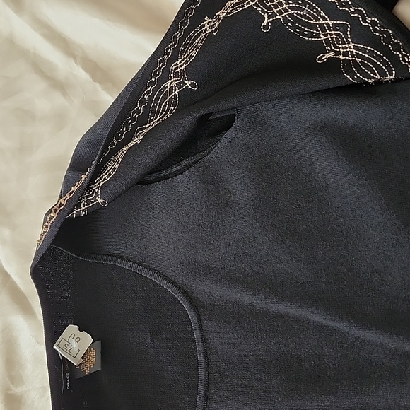 Vintage Silk Skirt (Medium) and Grace Dane Lewis Knit Top Small, $68 - Picture 10 of 16